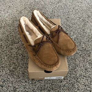 UGG Dakota slipper